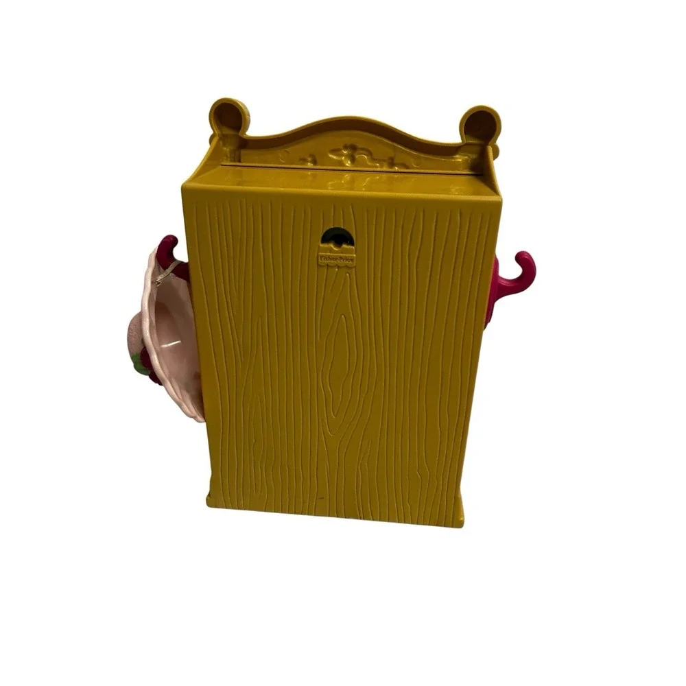 1998‎ FISHER PRICE BRIARBERRY BEAR WARDROBE HANGERS/DRESS/HAT